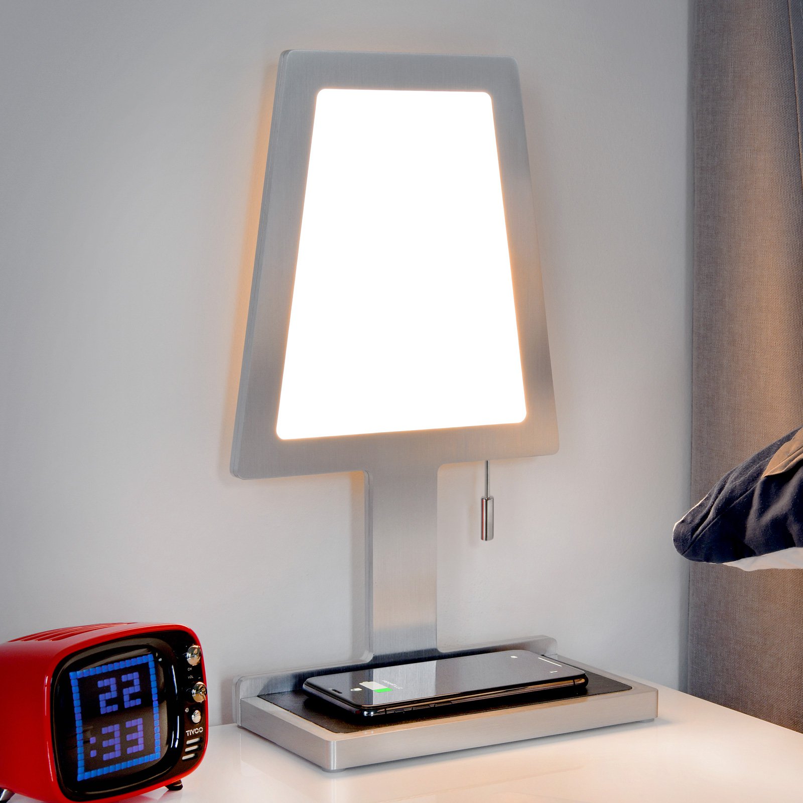 Bordlampe Steve Phone Trapez, QI-ladestasjon, alu