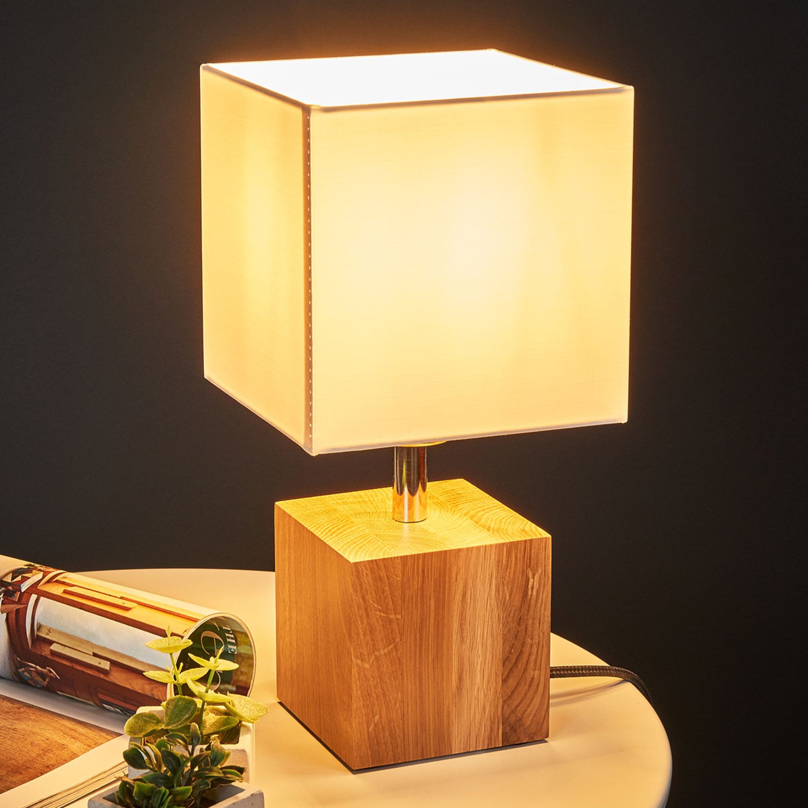 Firkantet bordlampe Trongo i tre kabel antrasitt