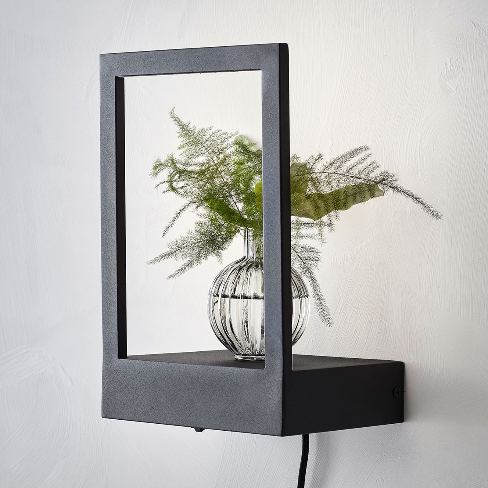 Pablo LED-vegglampe med plugg og bryter
