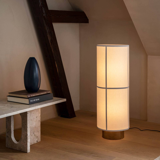 Menu Hashira gulvlampe med dimmer, natur