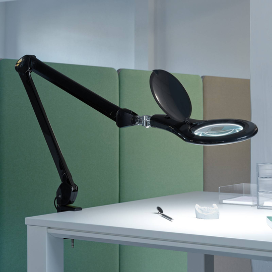 LED-lupeklemmlampe MAULmacro, svart