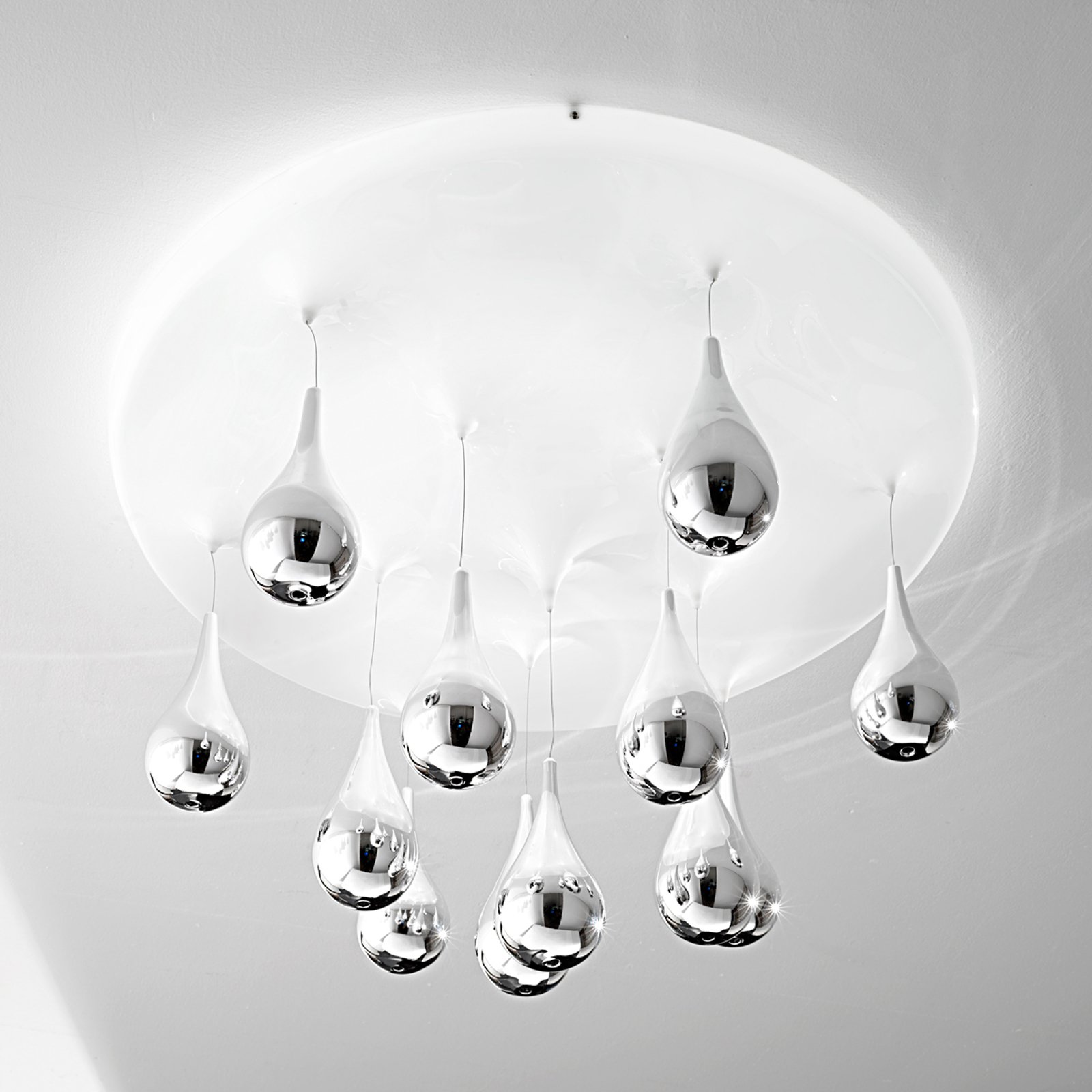 Påfallende taklampe Pioggia Ø70 cm/ H 35 cm