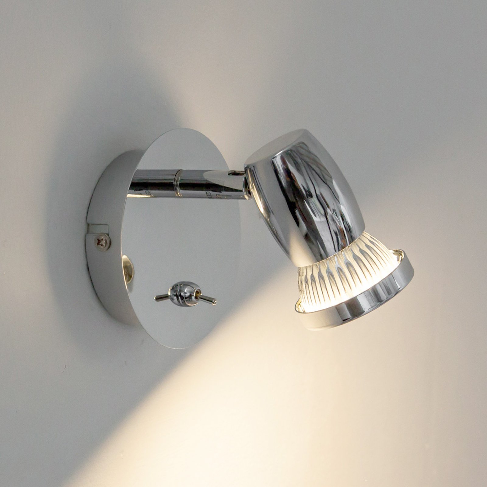 Kromskinnende LED-vegglampe Arminius