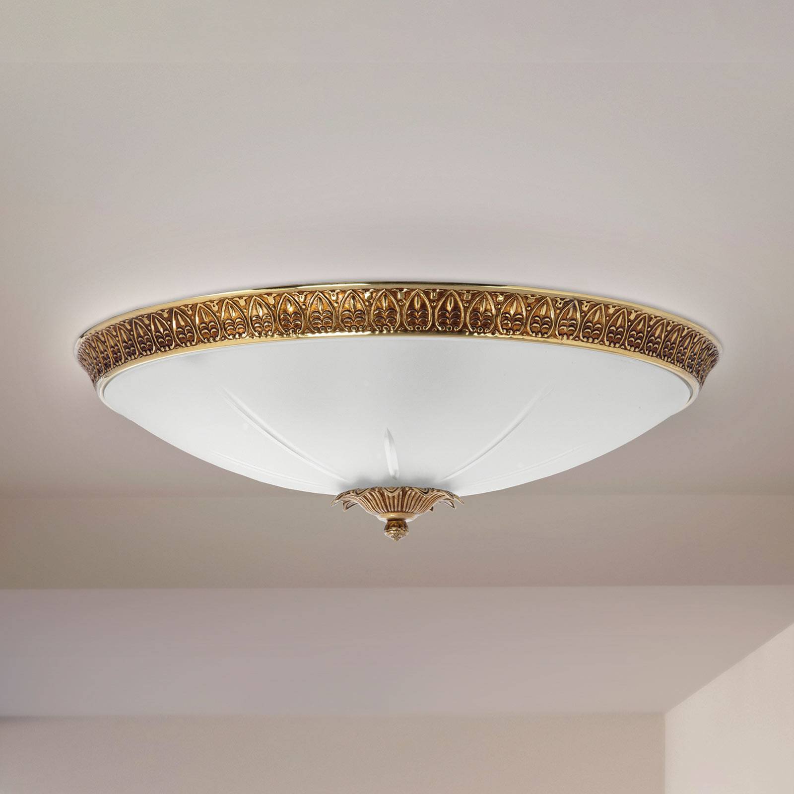 Taklampe Azalea gull patinert, hvit, Ø 34 cm