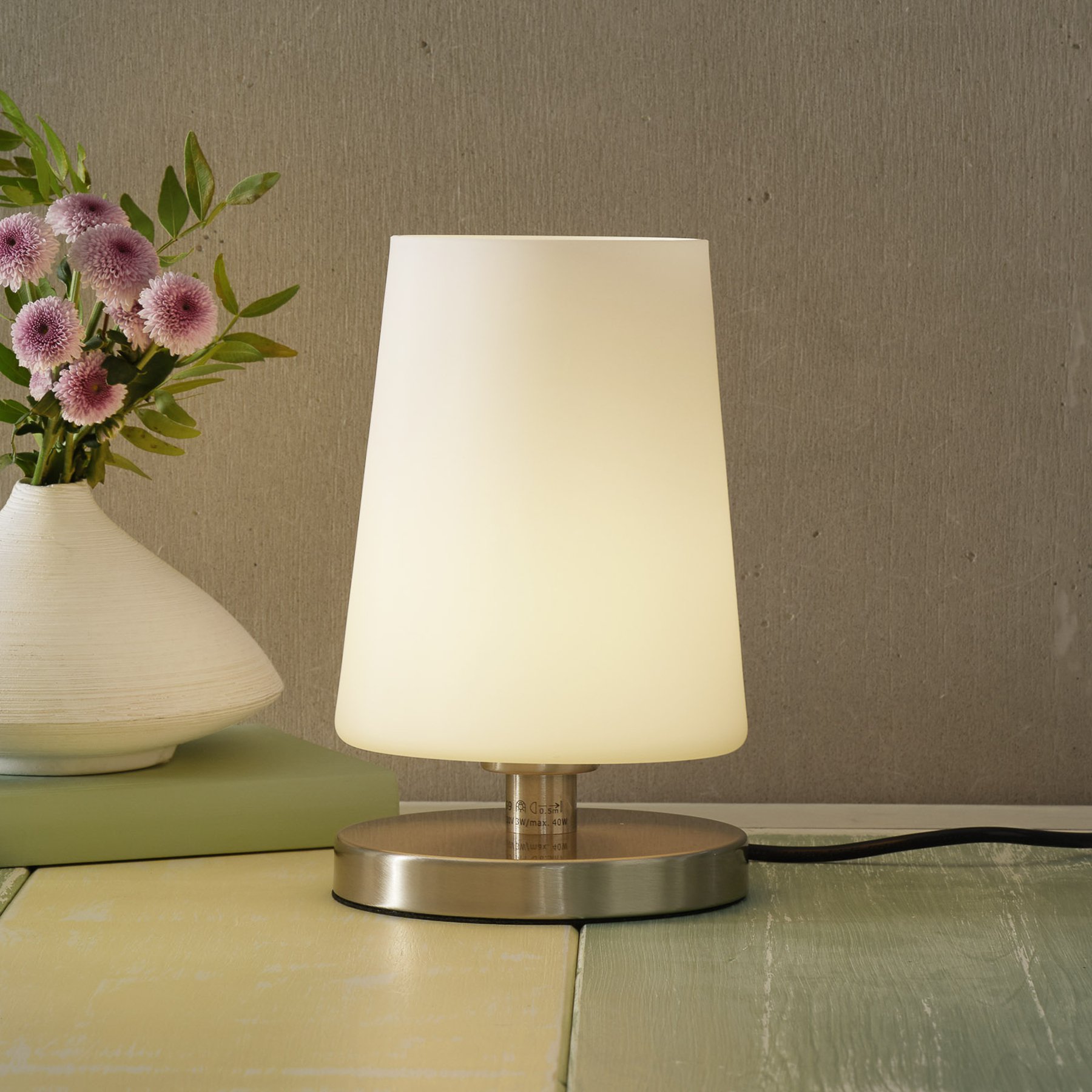 LED-nattbordslampe Sonja med touchdimmer
