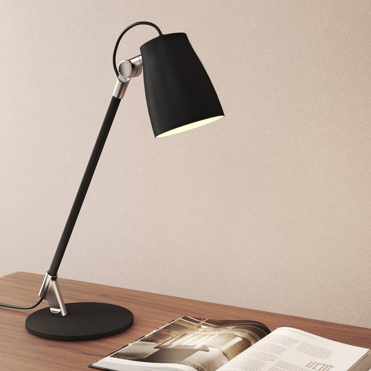 Astro Atelier bordlampe, matt svart