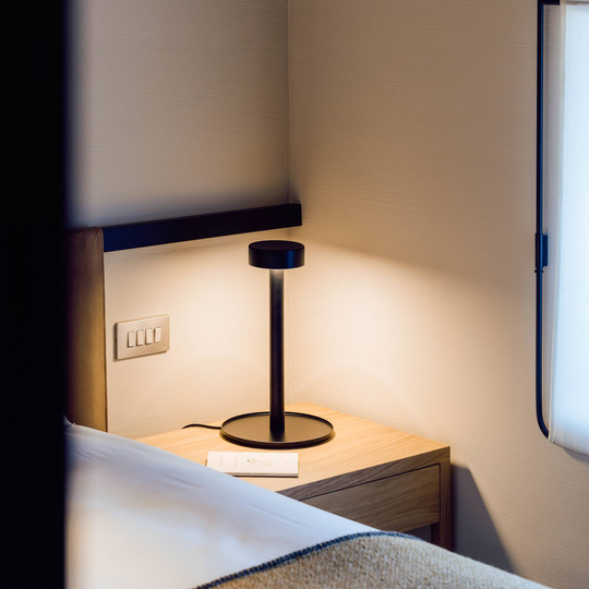 Milan Peak Lane LED-bordlampe, designerlampe