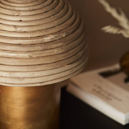 PR Home Bess bordlampe med rotting-skjerm