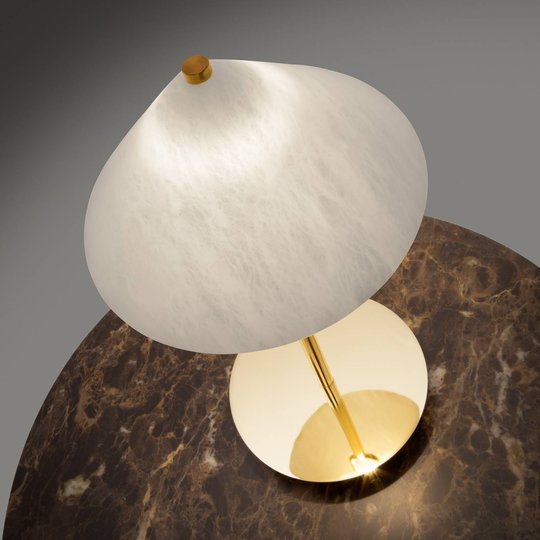 LED-bordlampe Fuji, alabaster-skjerm
