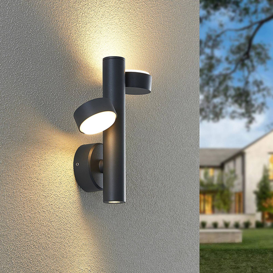 Lucande Kynlee utendørs LED-vegglampe, 3 lyskilder