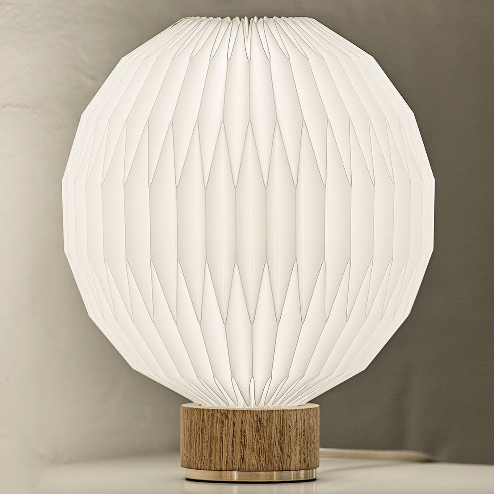 LE KLINT 375 bordlampe, plastskjerm 25 cm