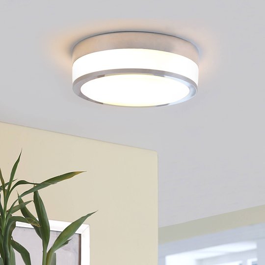 Lindby Flavi taklampe til bad, Ø 23 cm, krom