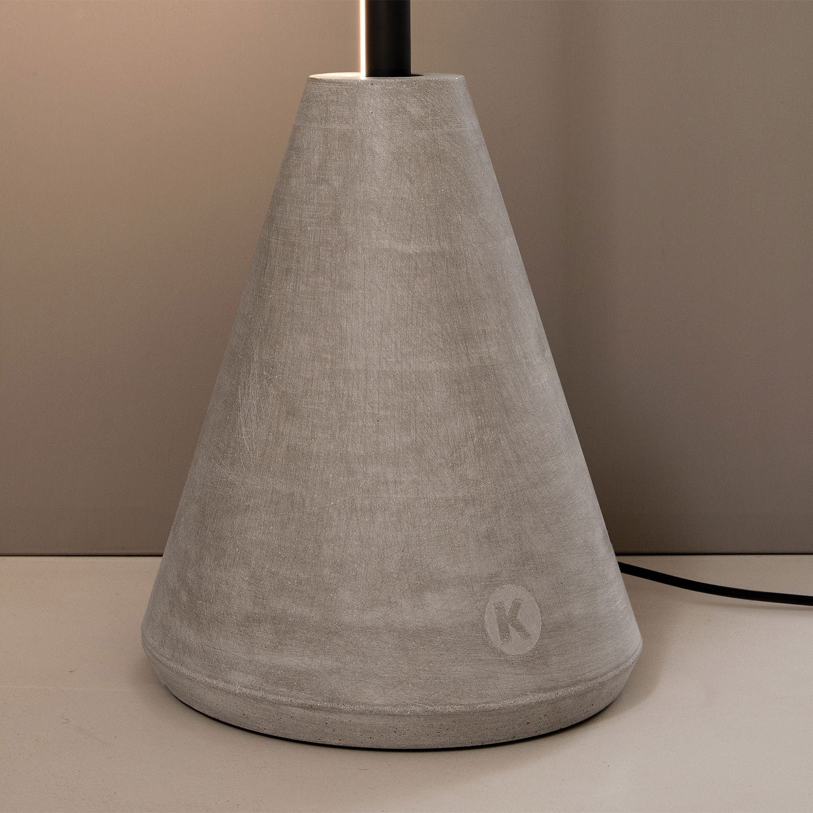 Karman Cupido skjerm for LED-gulvlampe