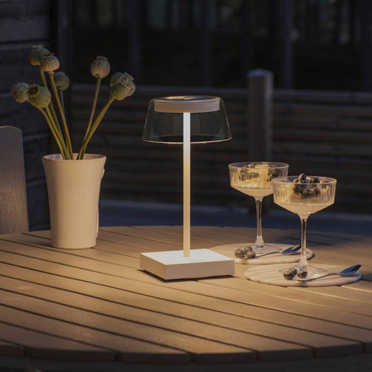 LED-bordlampe Scilla med USB, hvit