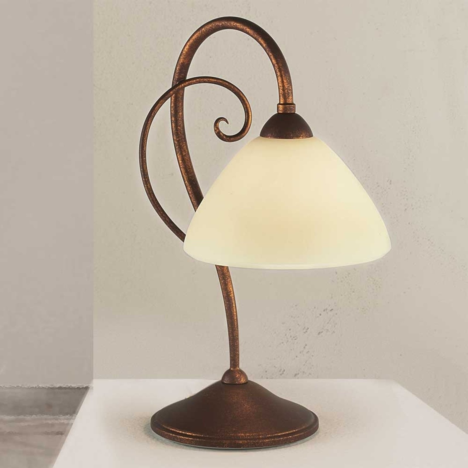 Flott bordlampe Federico