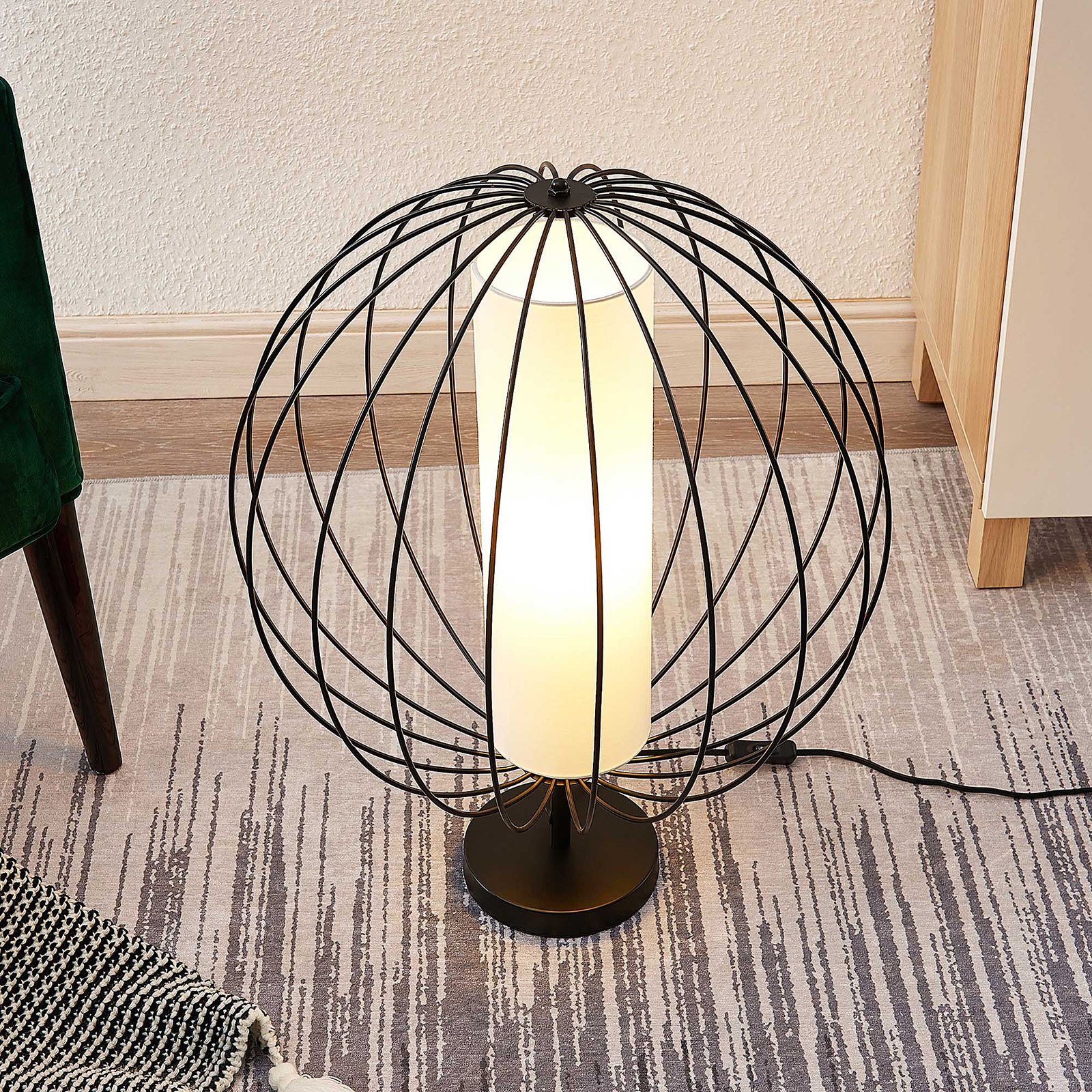 Lindby Koriko bordlampe med rund bur-skjerm