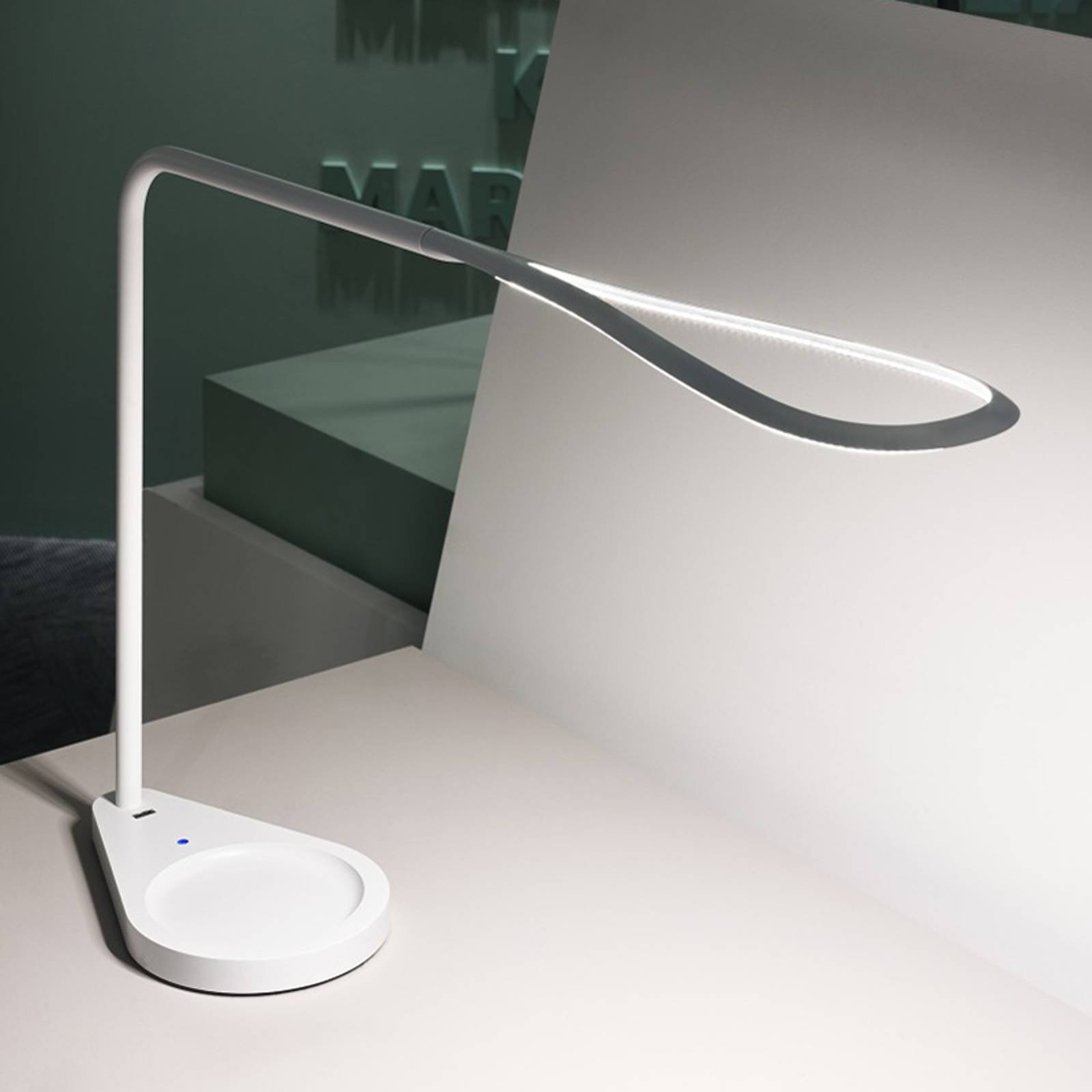 Kinx - formvakker LED bordlampe