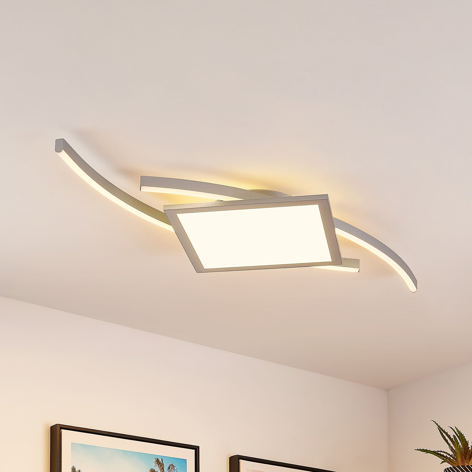 Lucande Tiarol LED-taklampe, kantet, 42,5 cm