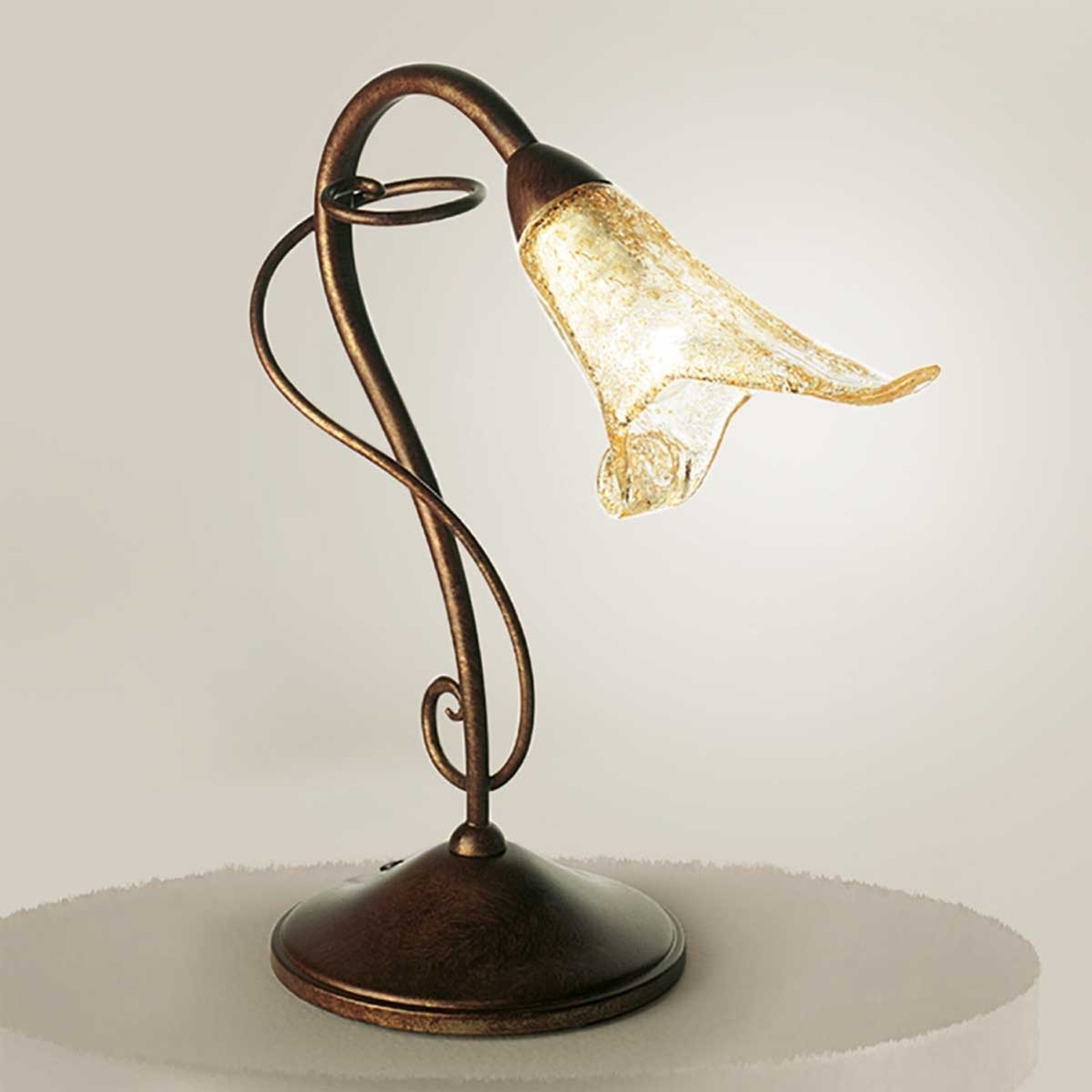 Blomsterformet bordlampe Riccardo