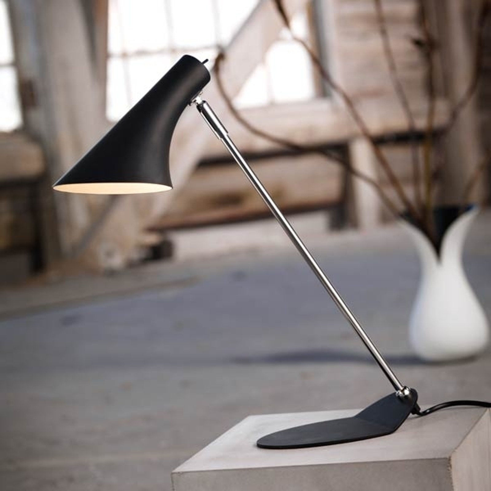 Trendy skrivebordslampe Liam svart