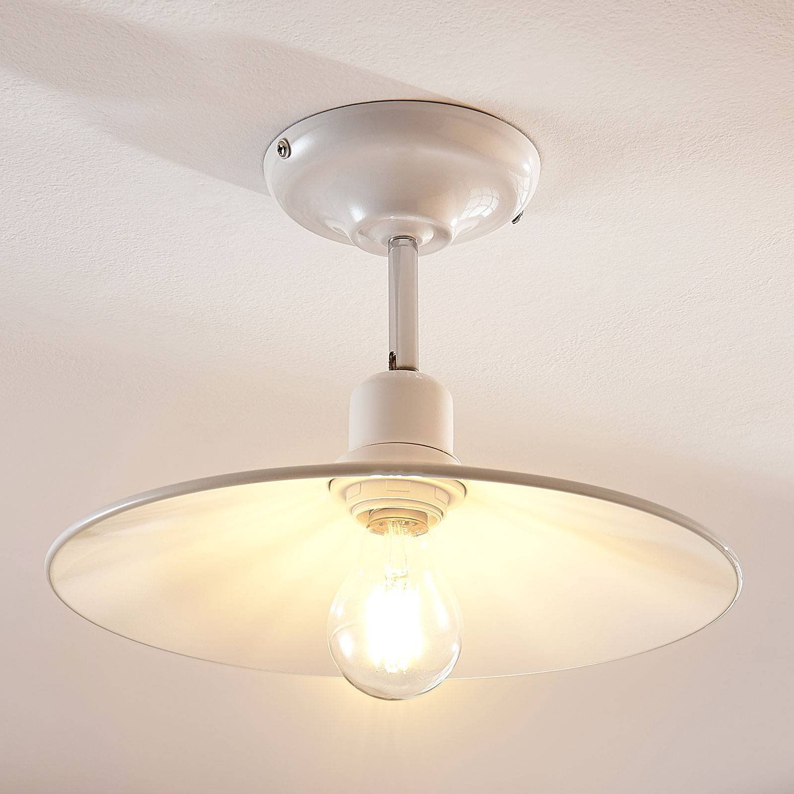 Hvit taklampe i metall Phinea, vintageutseende