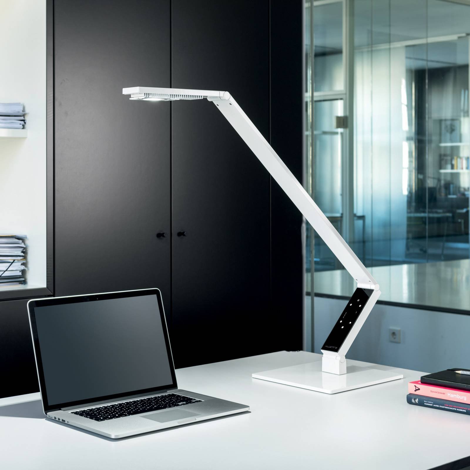 Luctra TableProLinear-LED-bordlampe hvit fot