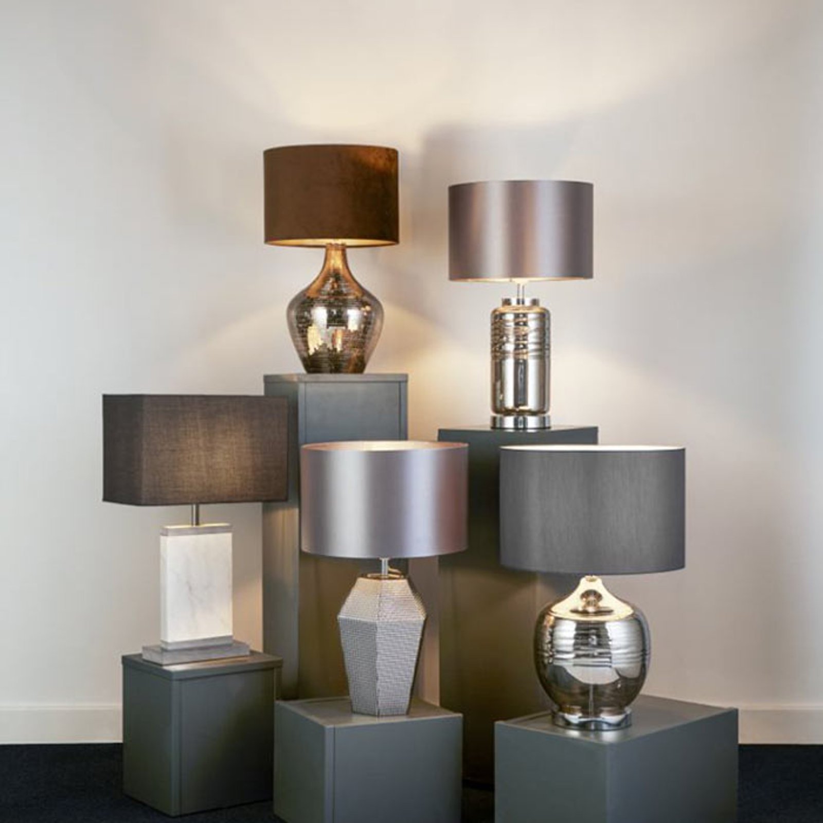 Bordlampe Mosaik med skjerm av semsket skinn