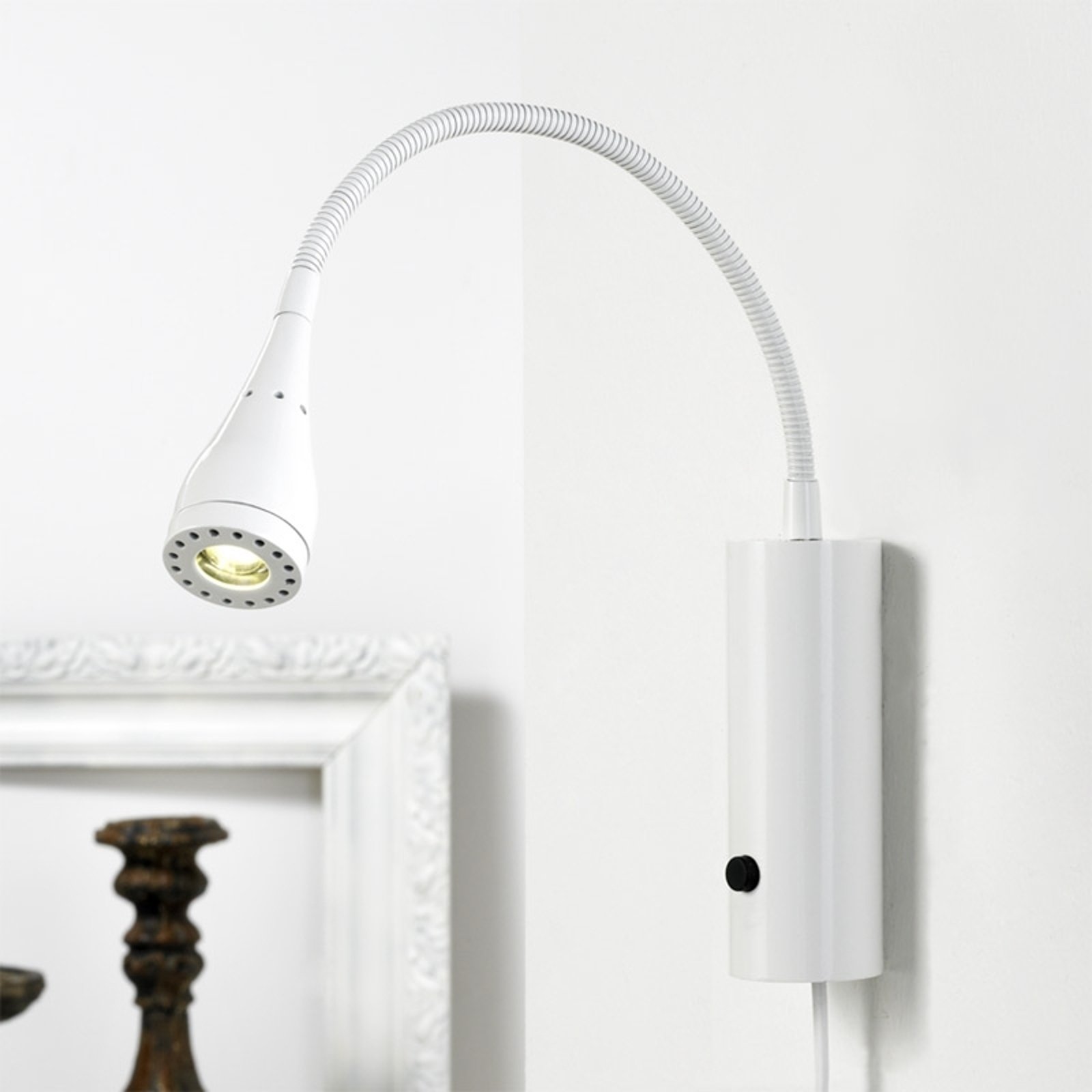 Mento LED-vegglampe i hvitt med fleksibel arm