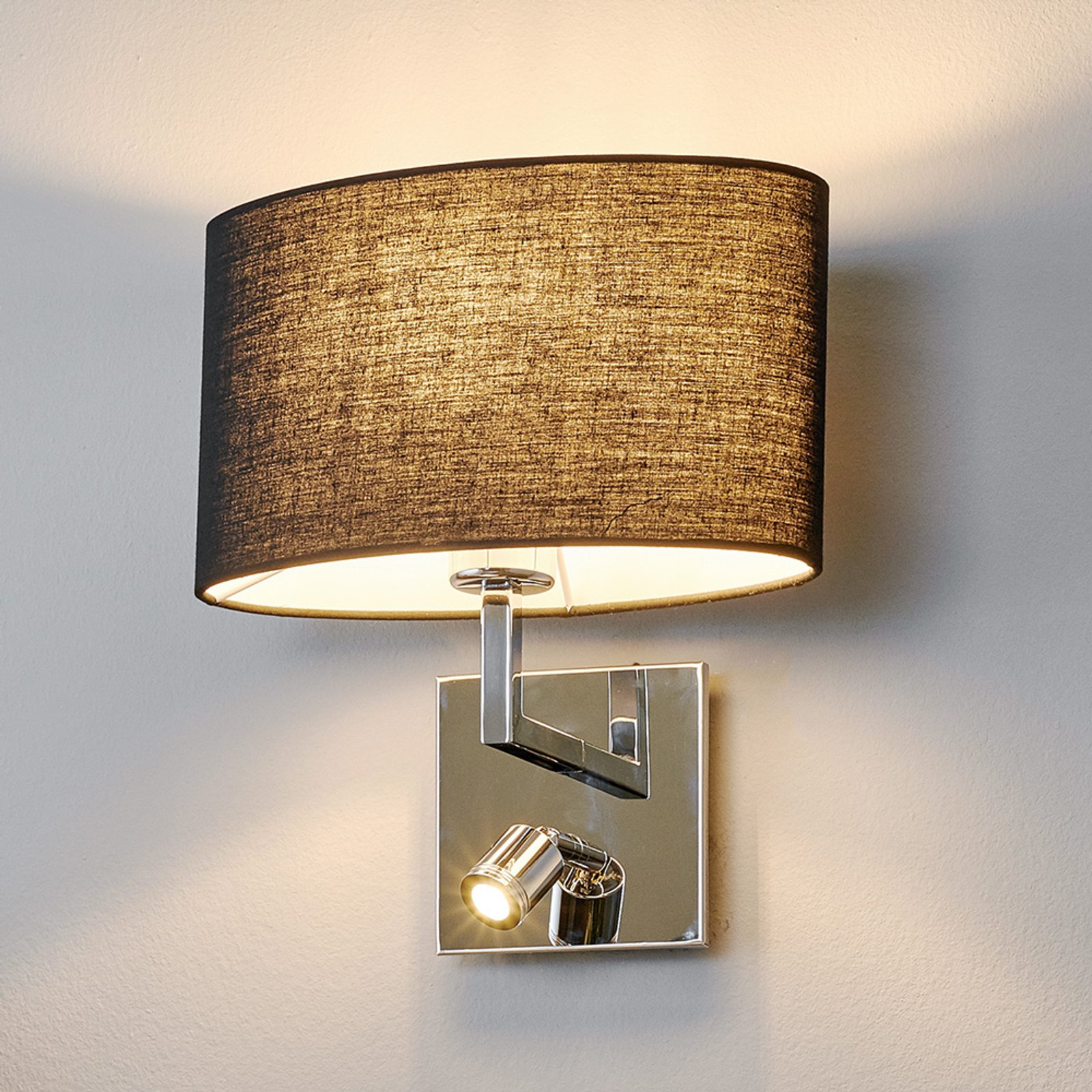 Svart stoffvegglampe Karla med LED-leselys