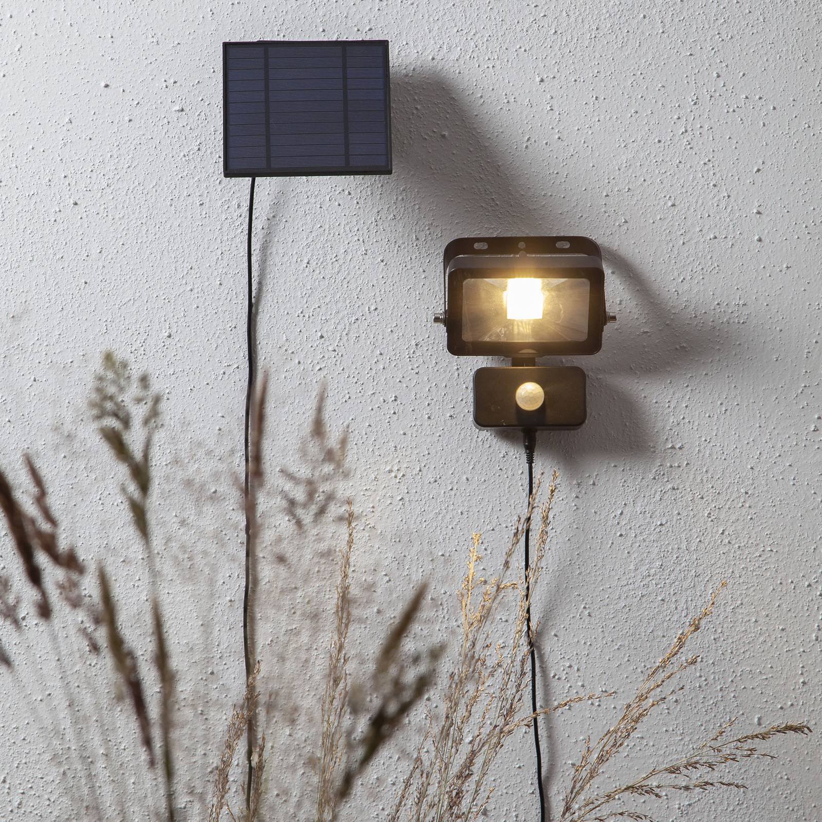 LED-sollampe Powerspot Sensor med bøyle 800 lm