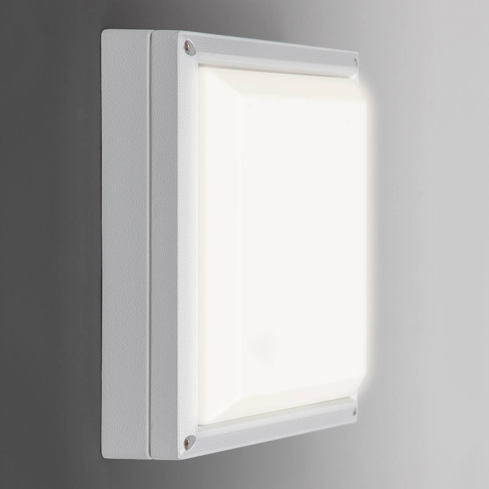 SUN 11 LED-vegglampe i hvitt med 13 W og 4 K