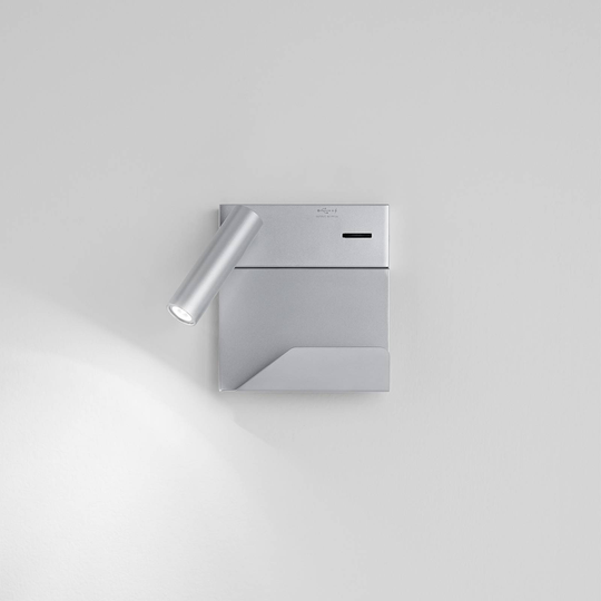Egger Rona LED-vegglampe med USB-port og hylle