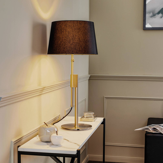 Rothfels Lemalian bordlampe av tøy, matt nikkel