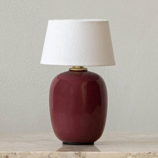Menu Torso LED-bordlampe med batteri, rubinrød