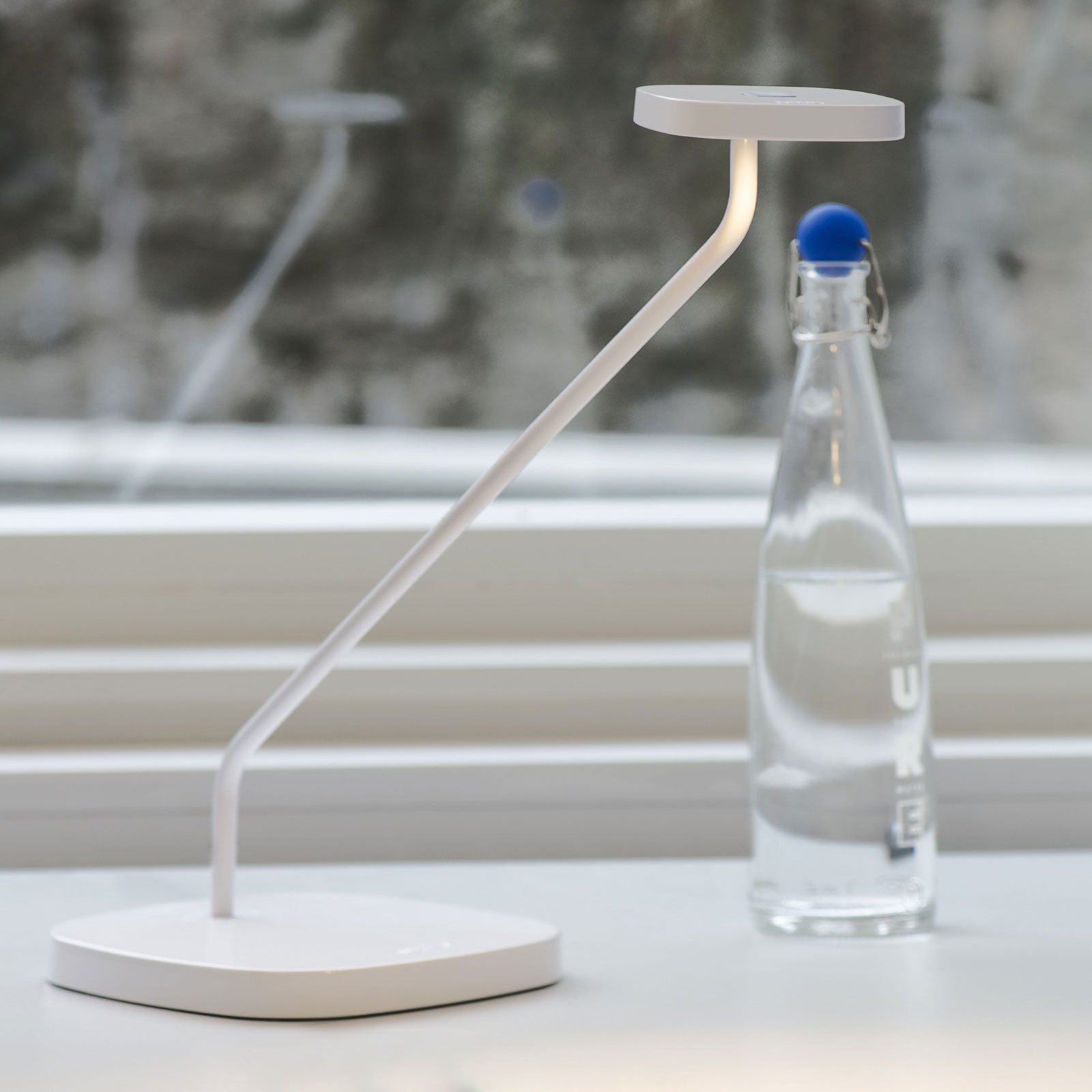 Trace LED-arbeidslampe med fot, hvit