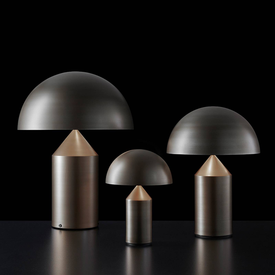 Oluce Atollo bordlampe, dimbar, Ø38cm, bronse