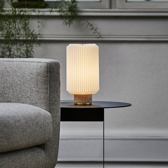 LE KLINT Cylinder bordlampe, lys eik, Ø 14cm