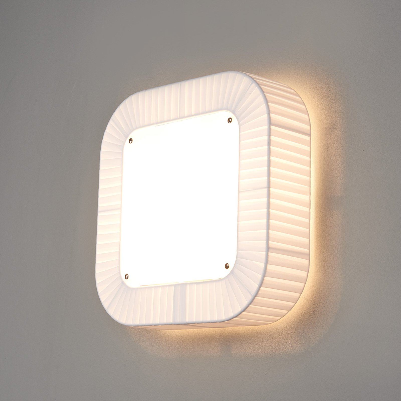 Interessant vegglampe Quadra 400, hvit
