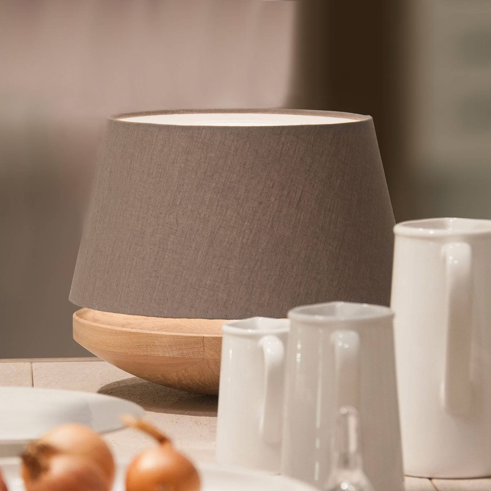 Eiketre og lin - bordlampe Kjell, jern