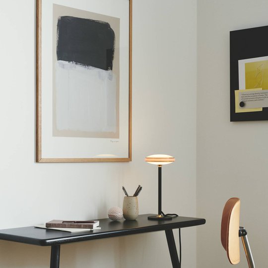 Shade ØS1 bordlampe ringer messing fot svart Node