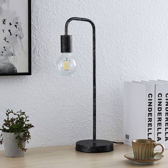 Lindby Brooke vintage-bordlampe, antikk rust