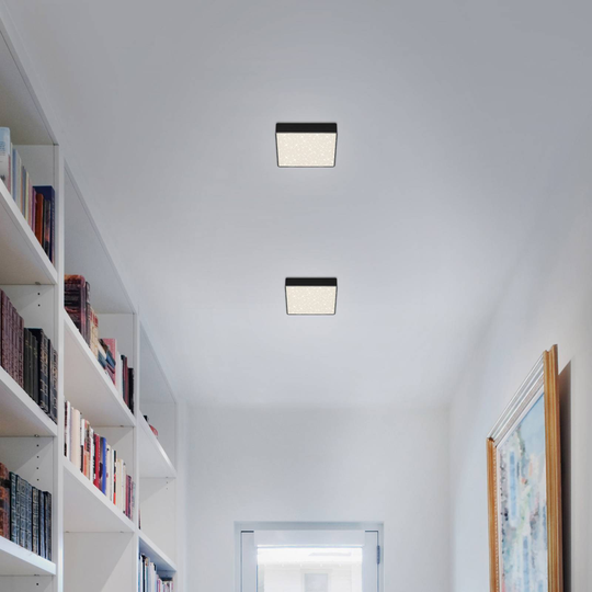 Flame Star LED-taklampe, 15,7 x 15,7 cm, svart