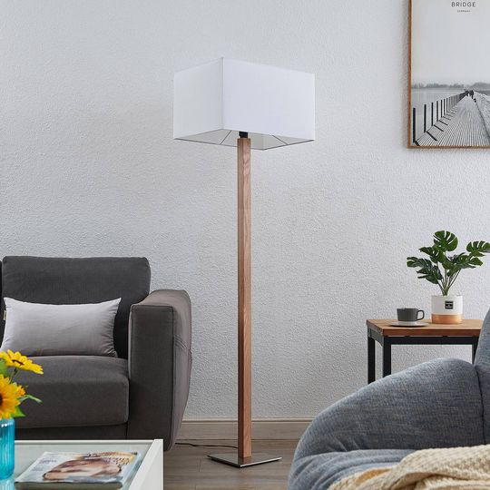 Lucande Heily gulvlampe, kantet, hvit