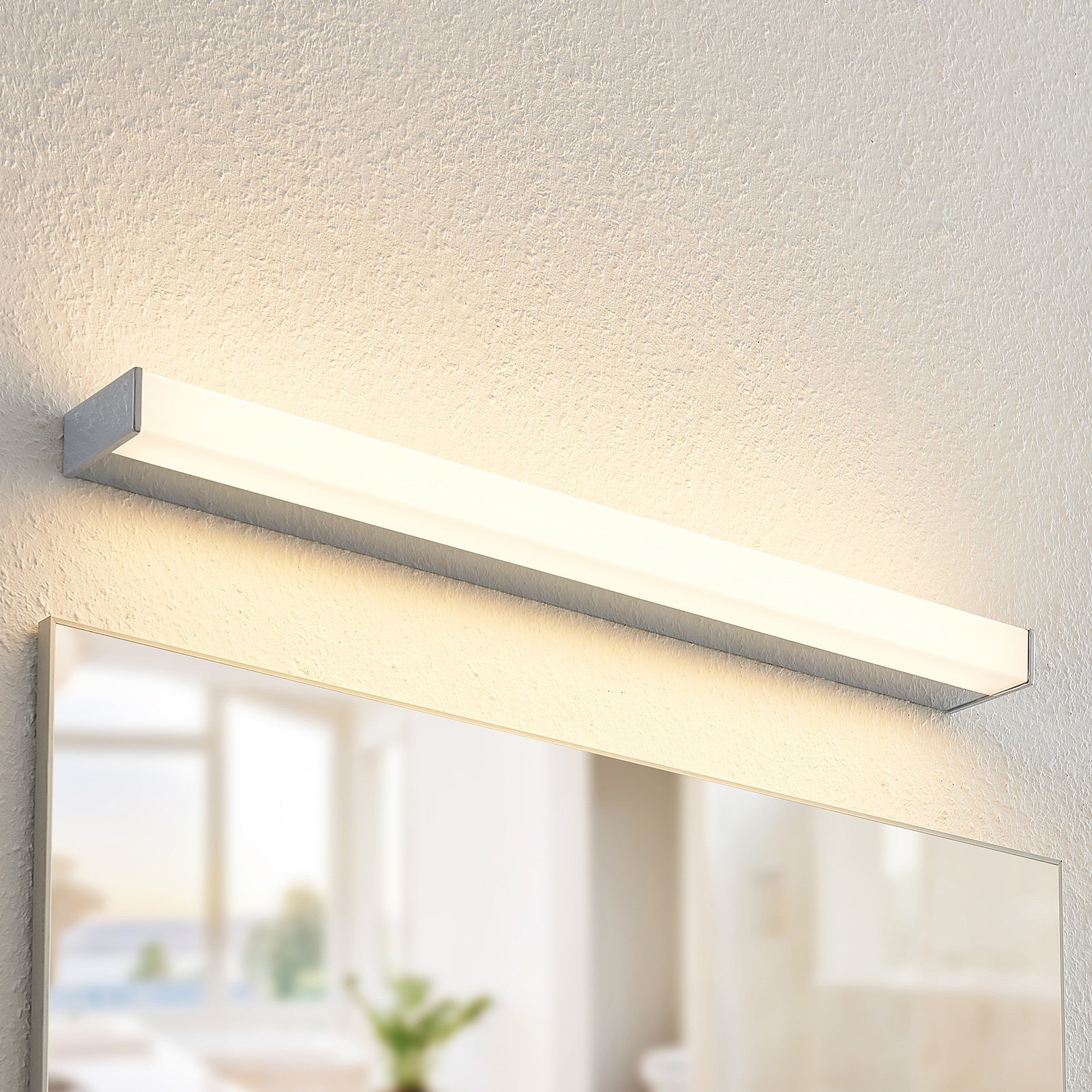 Arcchio Djamal LED-vegglampe, IP44, krom, 70 cm