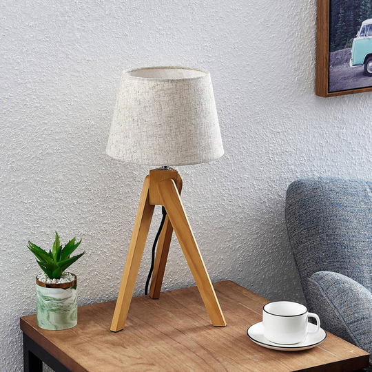 Lindby Delara tripod-bordlampe med stoffskjerm