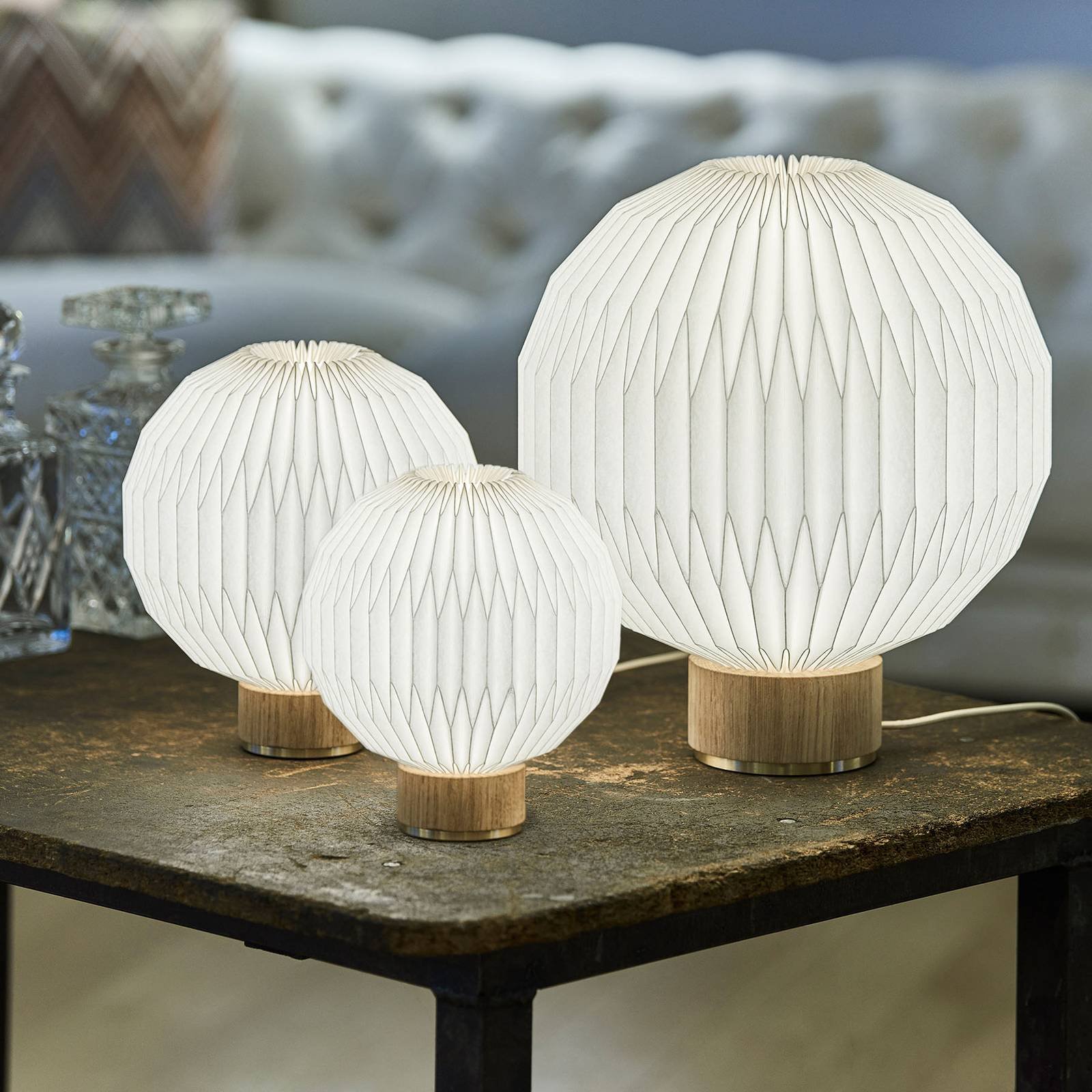 LE KLINT 375 bordlampe Ø 18 cm papirskjerm