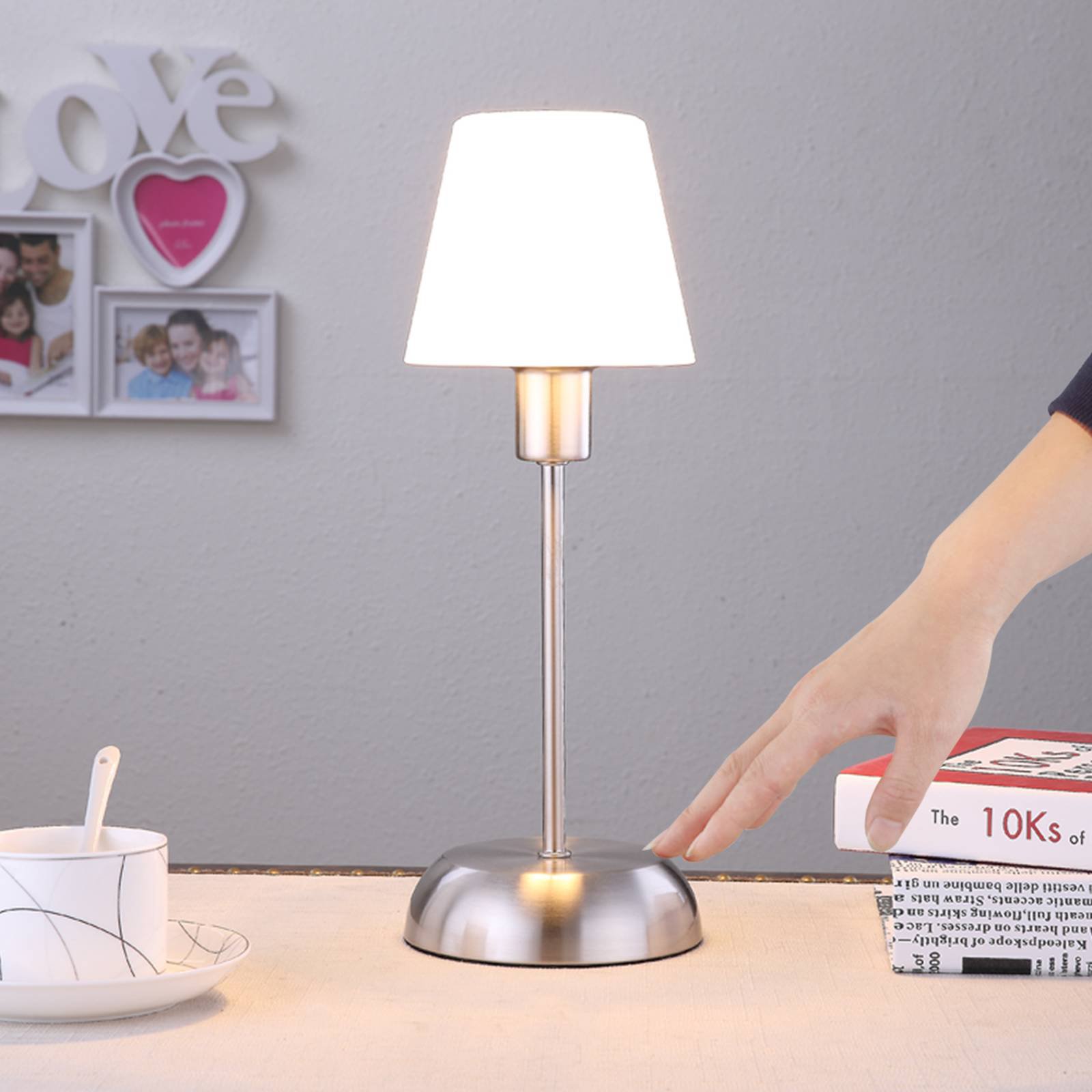 Gregor - bordlampe med glasskjerm