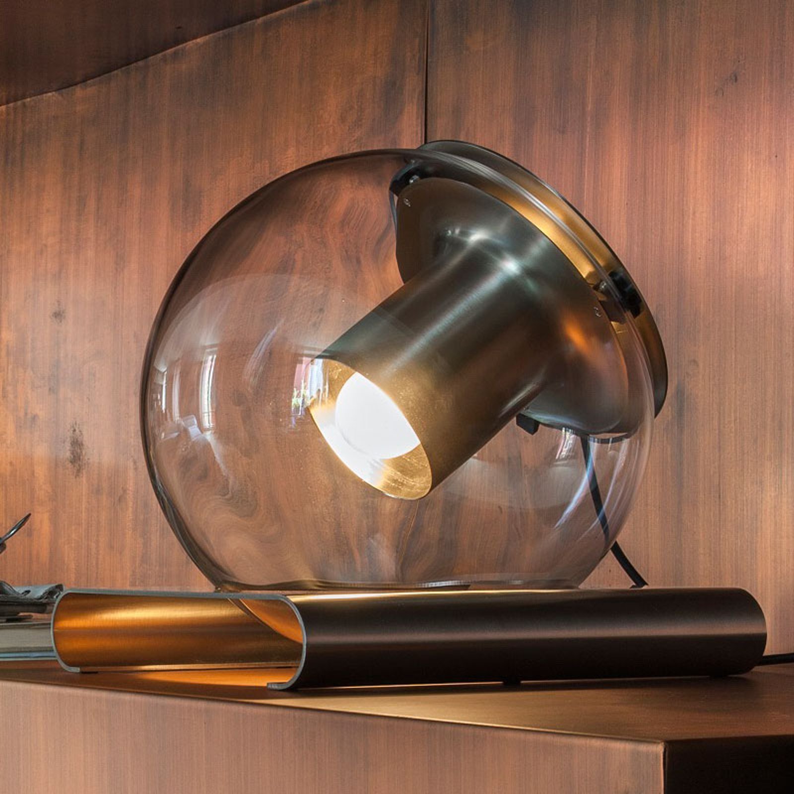 Oluce The Globe - bordlampe av glass