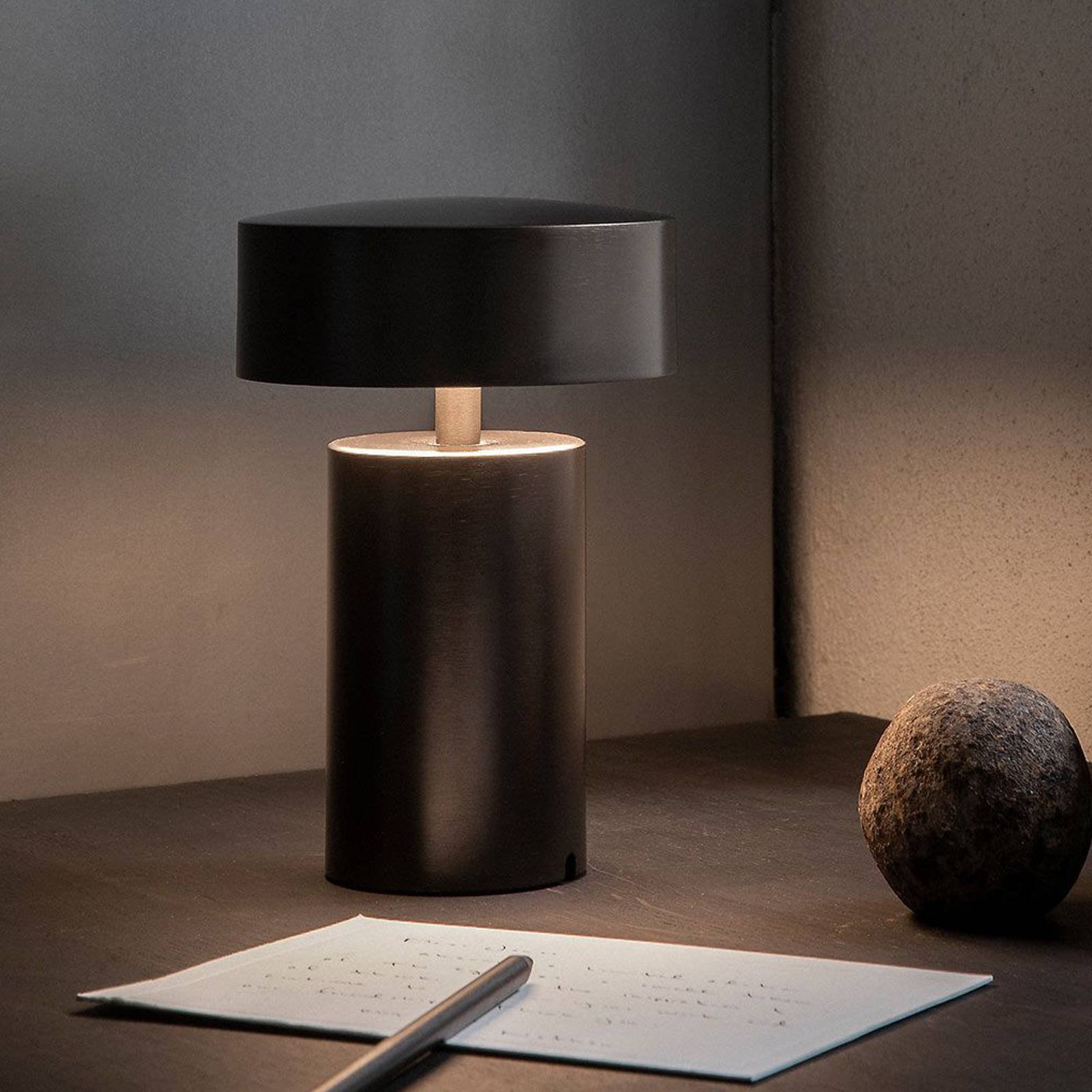 Menu Column LED-bordlampe med oppladbart batteri