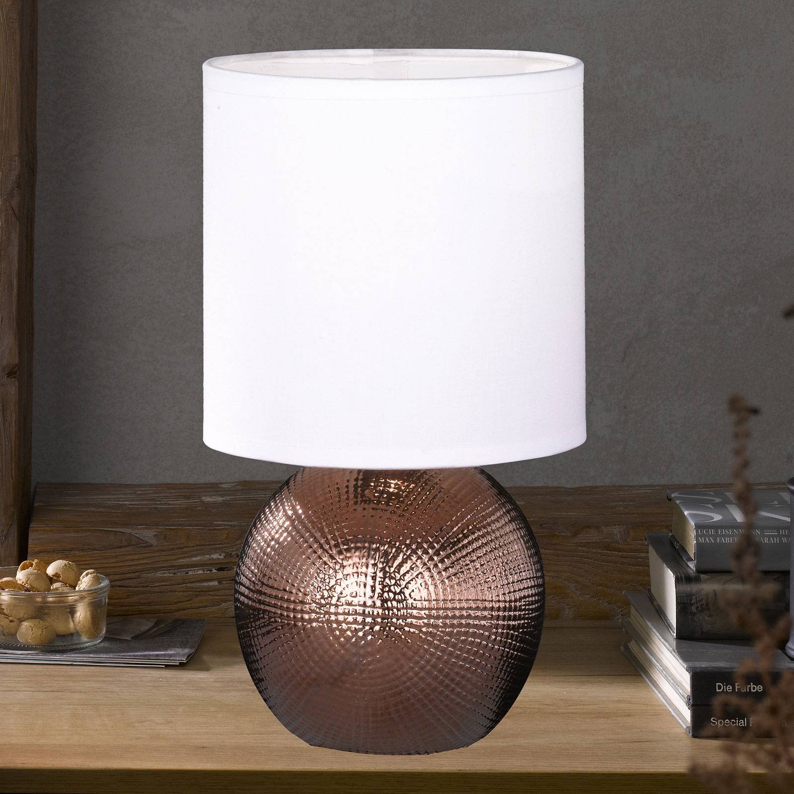 Liten bordlampe Foro med kobberfarget fot
